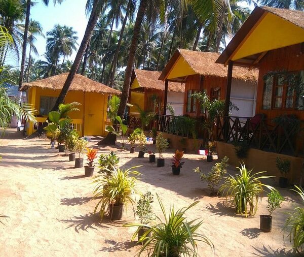 The Found Things beach huts & restaurant